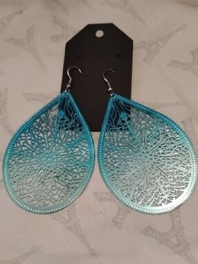 Teardrop Filigree Teal Dangle Earrings 2"W x 3"L Lightweight Fish Hook Pierced